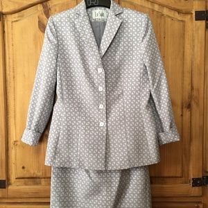 Le Suit - Skirt Suit